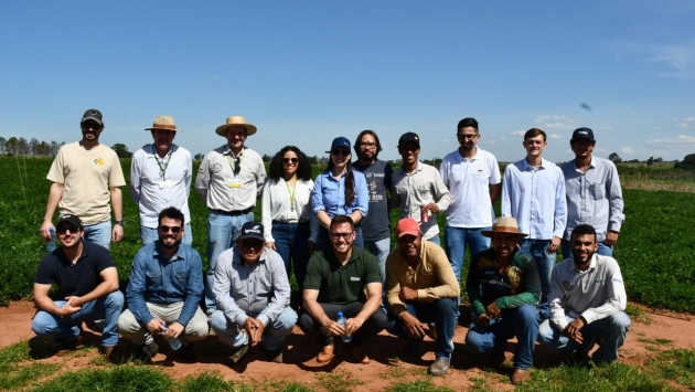 APPA participa de giro técnico sobre algodão na Fazenda Experimental da Unoeste